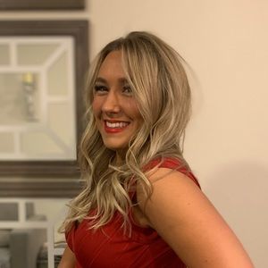 Meet your Posher, Katelyn